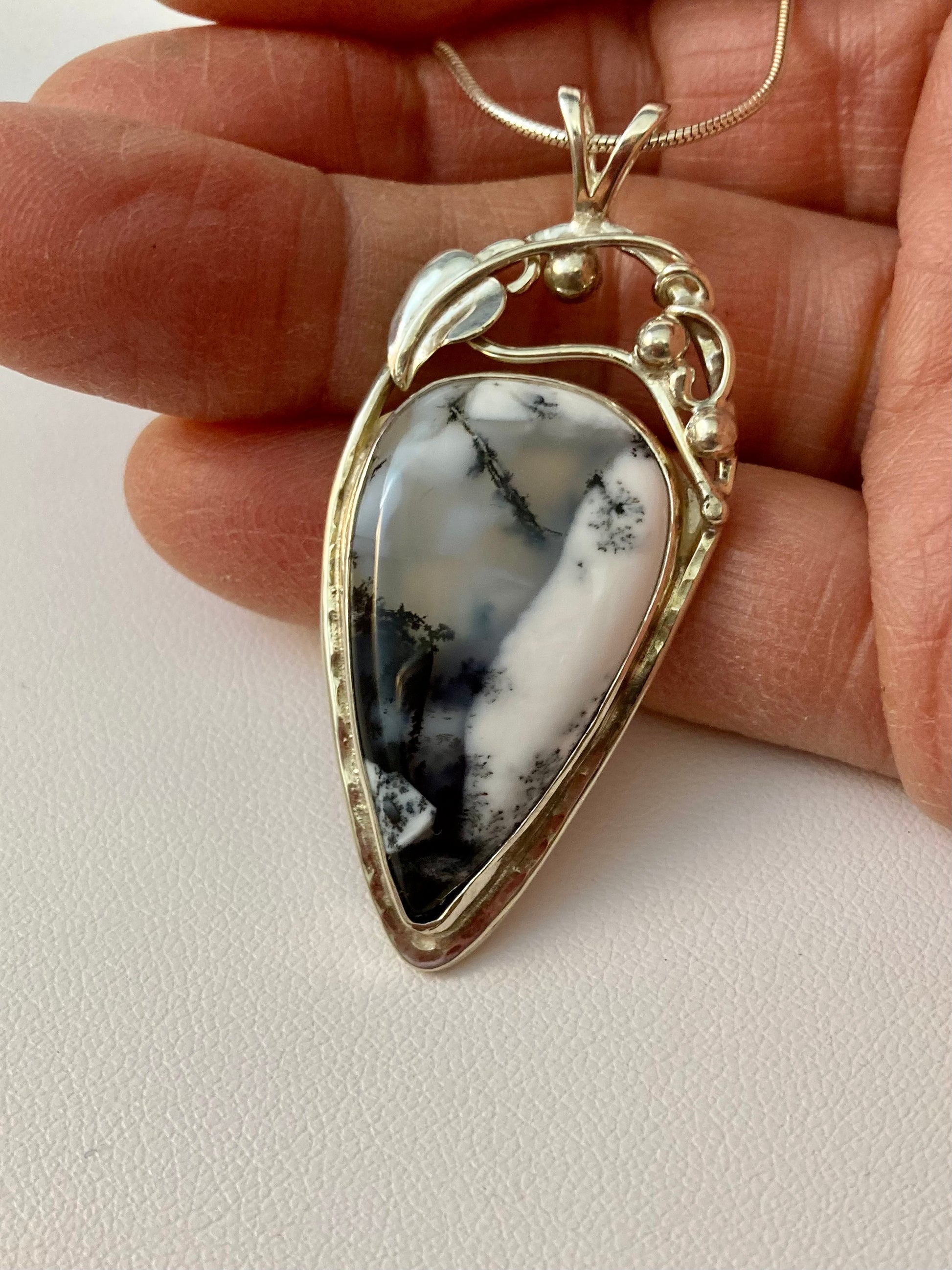 Dentritic Opal Pear/Single Top w/Leaf