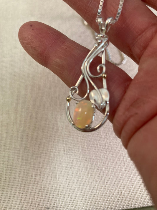Opal Pendant 8X6,Drop of 14KT